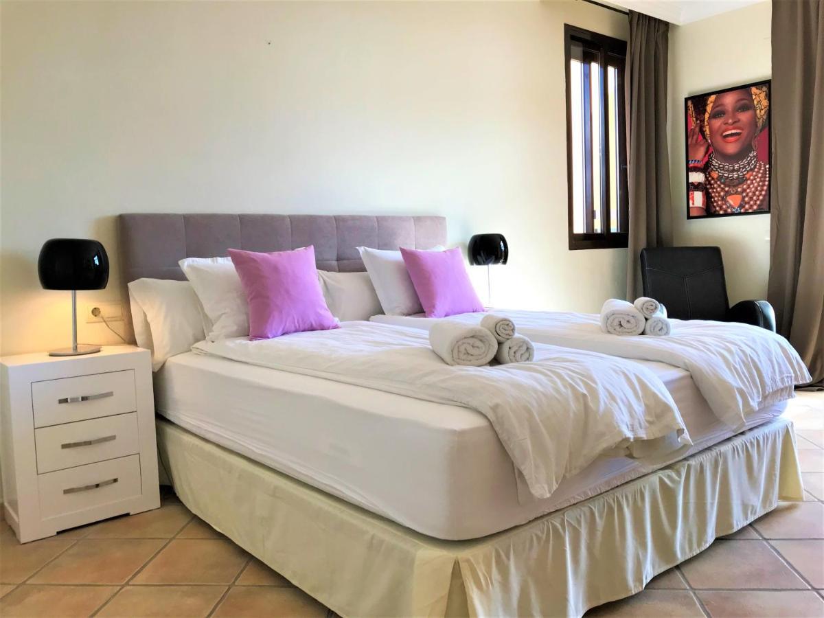 Apartments El Paraiso Beach 埃斯特波纳 外观 照片