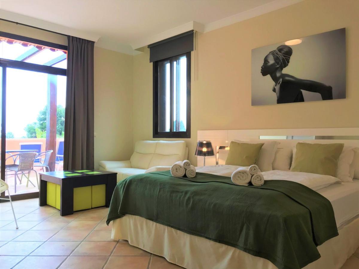Apartments El Paraiso Beach 埃斯特波纳 外观 照片
